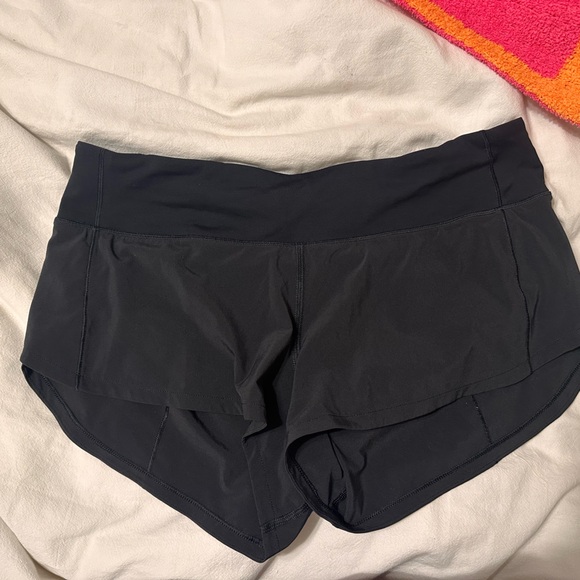 Lululemon black speed up shorts - Picture 3 of 5